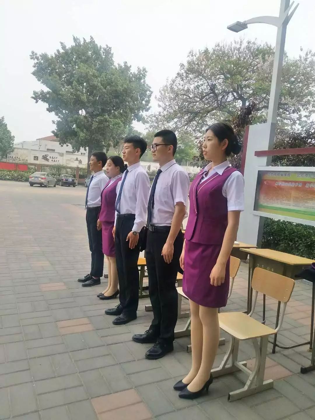 學校禮儀隊 行為的榜樣，顏值的擔當，餐廳服務的典范